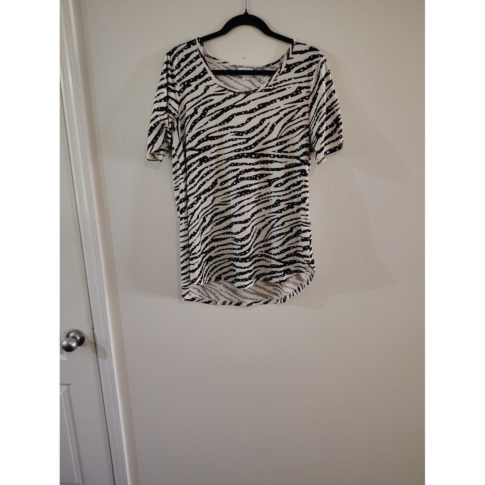 LuLaRoe Classic T Zebra Heart‎ Print Short Sleeve Scoop Neck Shirt Womens Large
